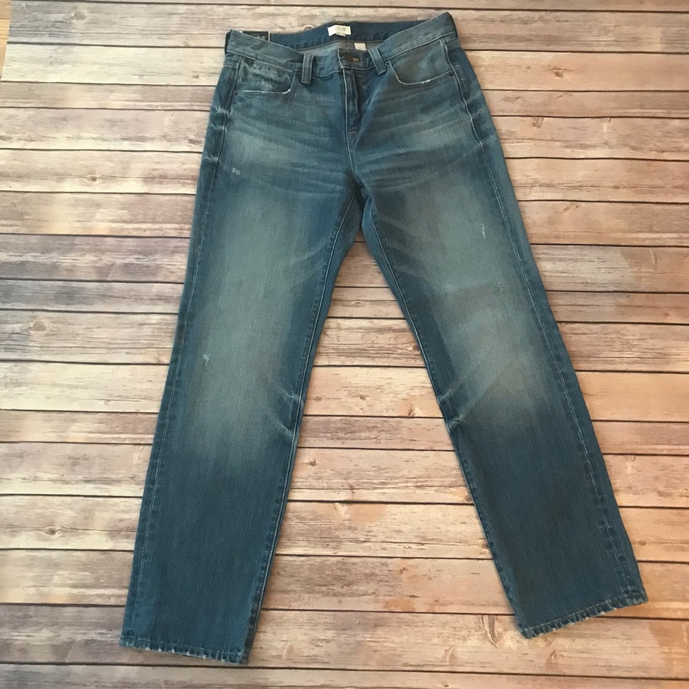 NWT J Crew Boyfriend Jeans w/ slight distressing - Picture 2 of 8